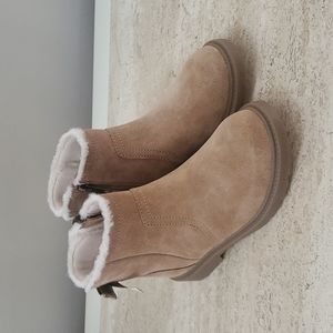 Girls UGG boots size 13- new no tag